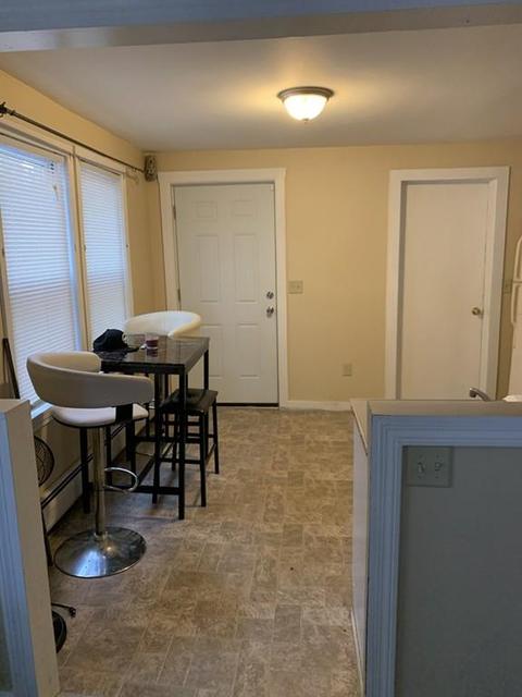 16 Hampden St, Springfield, MA 01151 photo 4