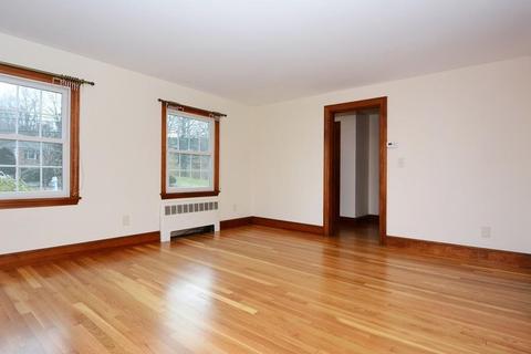 32 Summer St, Danvers, MA 01923 photo 4