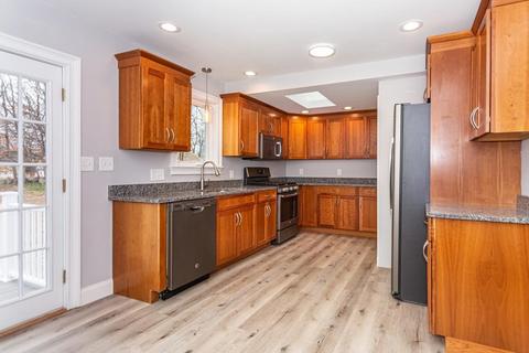 12 Beech St, Reading, MA 01867 photo 9