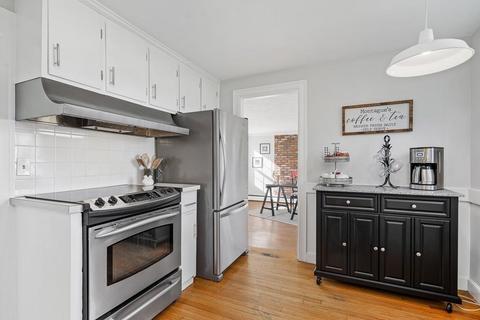 14 Burnside Rd, Needham, MA 02494 photo 11