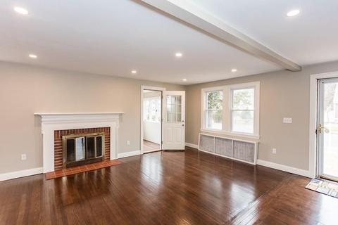 14 Prospect St, Danvers, MA 01923 photo 2