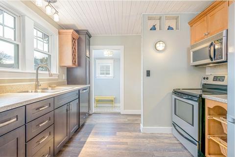 17 Datewood St, Wareham, MA 02571 photo 4