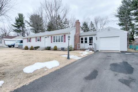 27 Pidgeon Dr, Springfield, MA 01119 photo 3