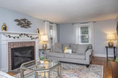 13 Spring St, Hanover, MA 02339 photo 3