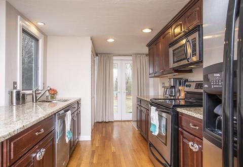 13 Spring St, Hanover, MA 02339 photo 6
