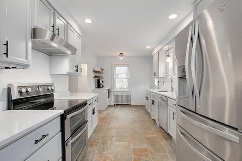 22 Temple St, Reading, MA 01867 photo 12