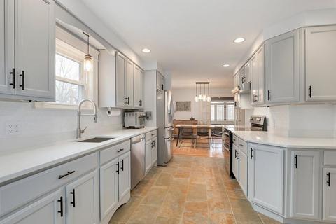 22 Temple St, Reading, MA 01867 photo 13