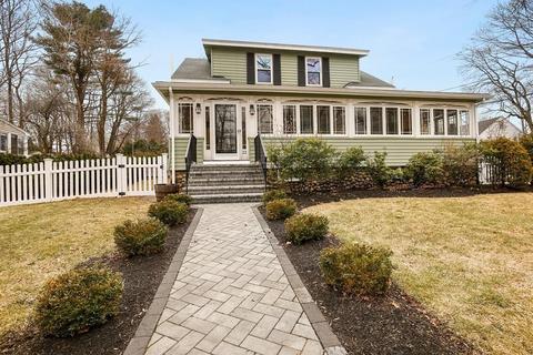 22 Temple St, Reading, MA 01867 photo 4
