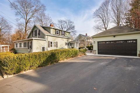 22 Temple St, Reading, MA 01867 photo 5
