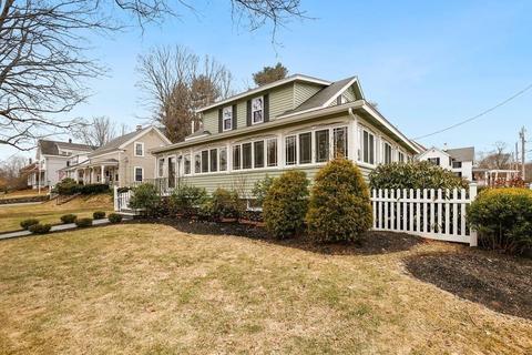 22 Temple St, Reading, MA 01867 photo 3