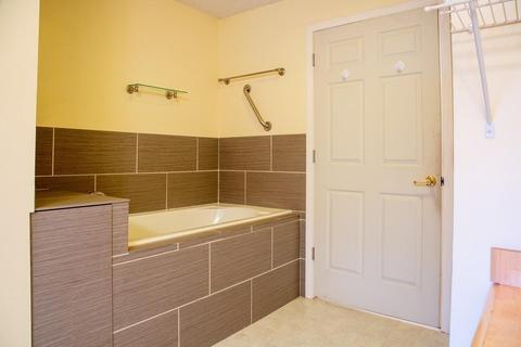 45 Orpheum Ave, Springfield, MA 01118 photo 17