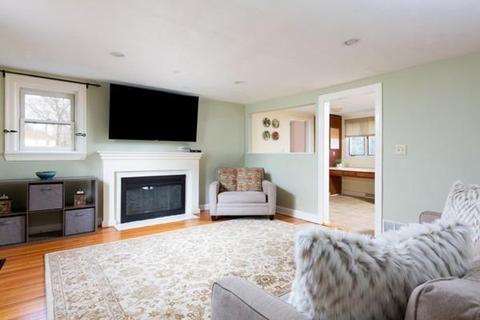 20 Longfellow Rd, Natick, MA 01760 photo 2
