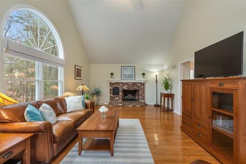 10 Waldingfield Rd, Georgetown, MA 01833 photo 9