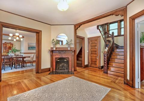 223 Aspinwall Ave, Brookline, MA 02446 photo 4