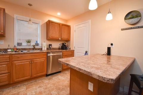 7 Ann St, Chicopee, MA 01020 photo 4