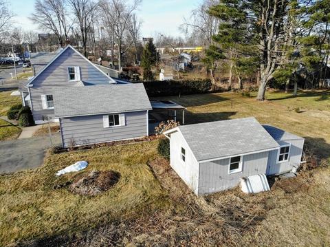 21 Schley St, Chicopee, MA 01020 photo 5
