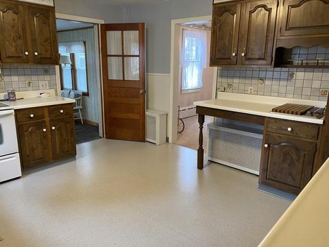 21 Schley St, Chicopee, MA 01020 photo 8