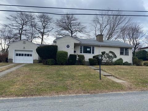 191 Mohawk Rd, Somerset, MA 02726 photo 1