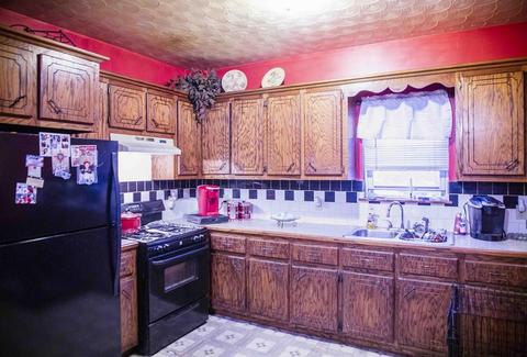 198 Tecumseh St, Fall River, MA 02721 photo 4