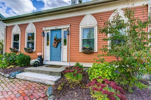 152 Main St, Upton, MA 01568 photo 1