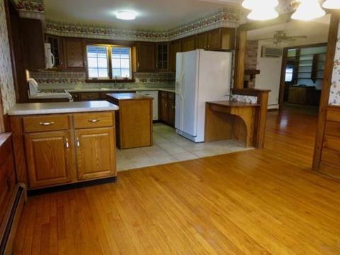 40 E Greene St, Easthampton, MA 01027 photo 12