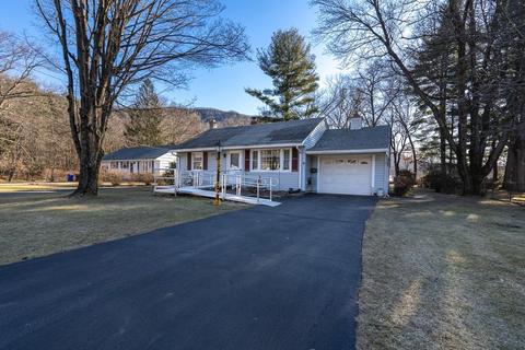 40 E Greene St, Easthampton, MA 01027 photo 3