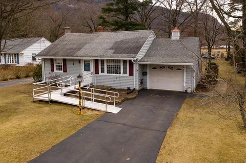 40 E Greene St, Easthampton, MA 01027 photo 1