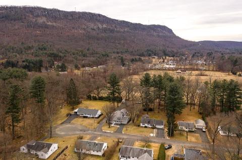 40 E Greene St, Easthampton, MA 01027 photo 39
