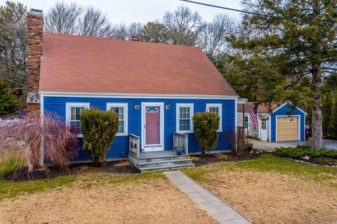 15 Pope St, Acushnet, MA 02743 photo 2