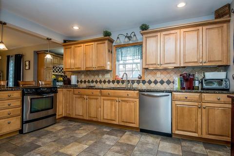 15 Pope St, Acushnet, MA 02743 photo 17