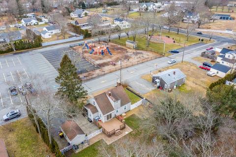 15 Pope St, Acushnet, MA 02743 photo 4