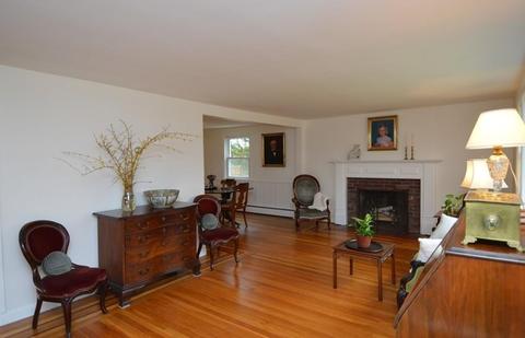 37 Walnut St, Millis, MA 02054 photo 7