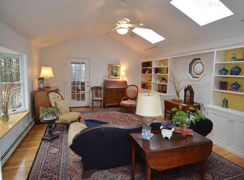 37 Walnut St, Millis, MA 02054 photo 2