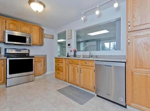 32 Walsh St, Chicopee, MA 01020 photo 5