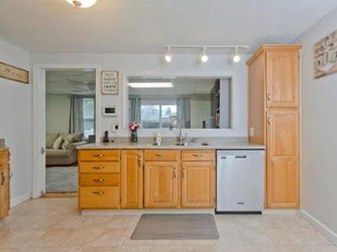 32 Walsh St, Chicopee, MA 01020 photo 6