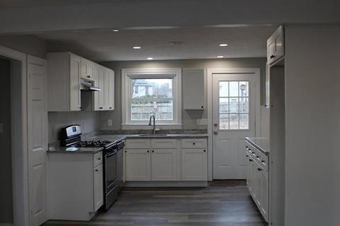 1841 Highland Ave, Fall River, MA 02720 photo 8