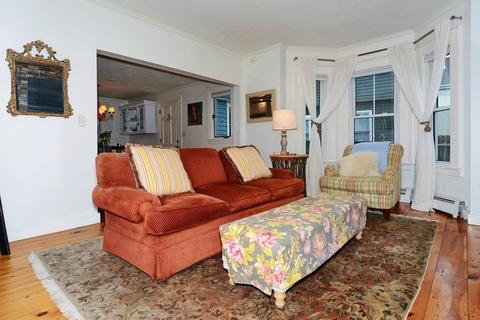 27 Pond St, Marblehead, MA 01945 photo 11