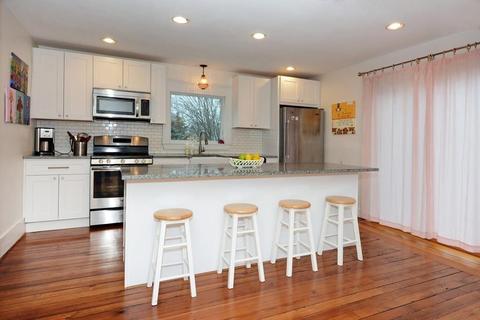 27 Pond St, Marblehead, MA 01945 photo 17