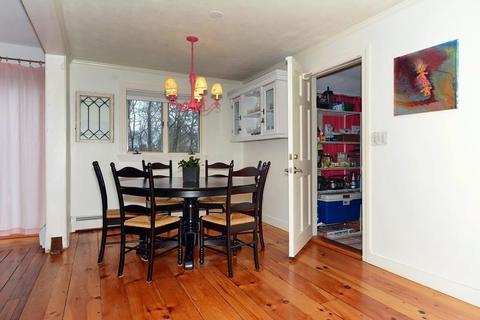 27 Pond St, Marblehead, MA 01945 photo 12