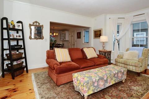 27 Pond St, Marblehead, MA 01945 photo 7