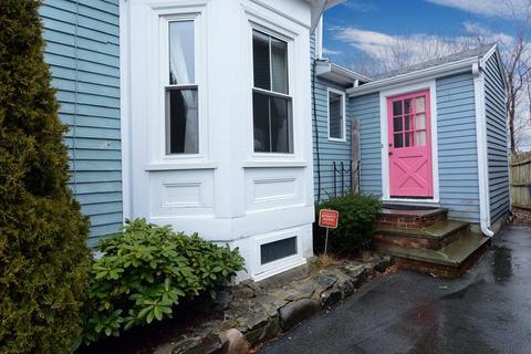 27 Pond St, Marblehead, MA 01945 photo 2