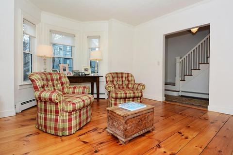 27 Pond St, Marblehead, MA 01945 photo 5