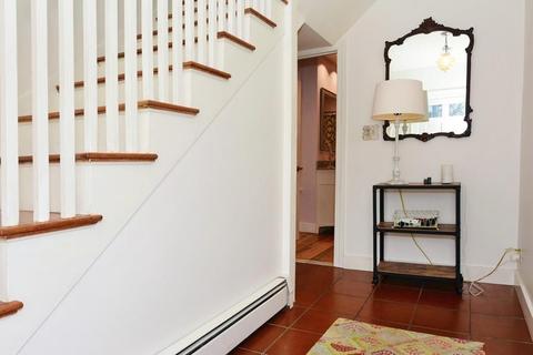 27 Pond St, Marblehead, MA 01945 photo 24