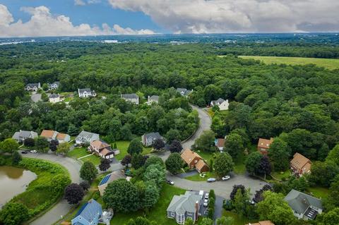 8 Clipper Way, Beverly, MA 01915 photo 2