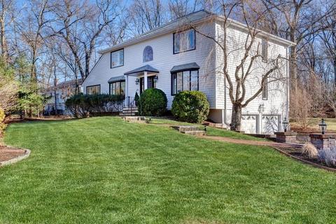 136 Hampton Rd, Sharon, MA 02067 photo 2