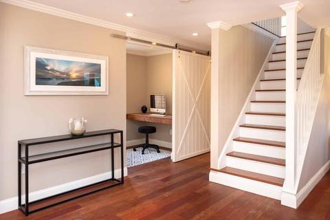 8 Vickers St, Edgartown, MA 02539 photo 3