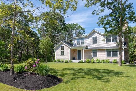 8 Vickers St, Edgartown, MA 02539 photo 1