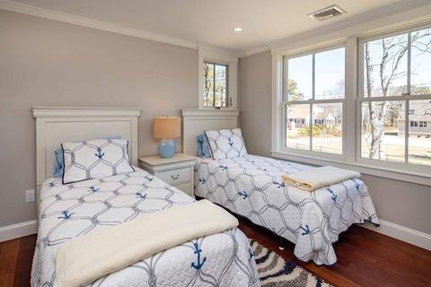 8 Vickers St, Edgartown, MA 02539 photo 26
