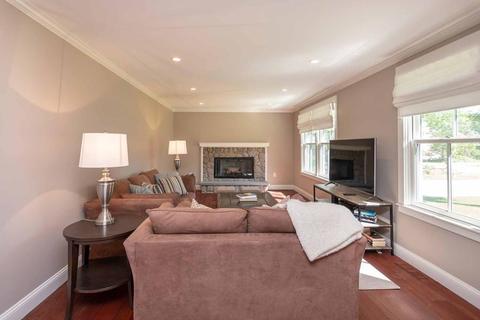 8 Vickers St, Edgartown, MA 02539 photo 5