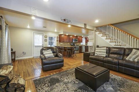 581 Common St, Walpole, MA 02081 photo 9